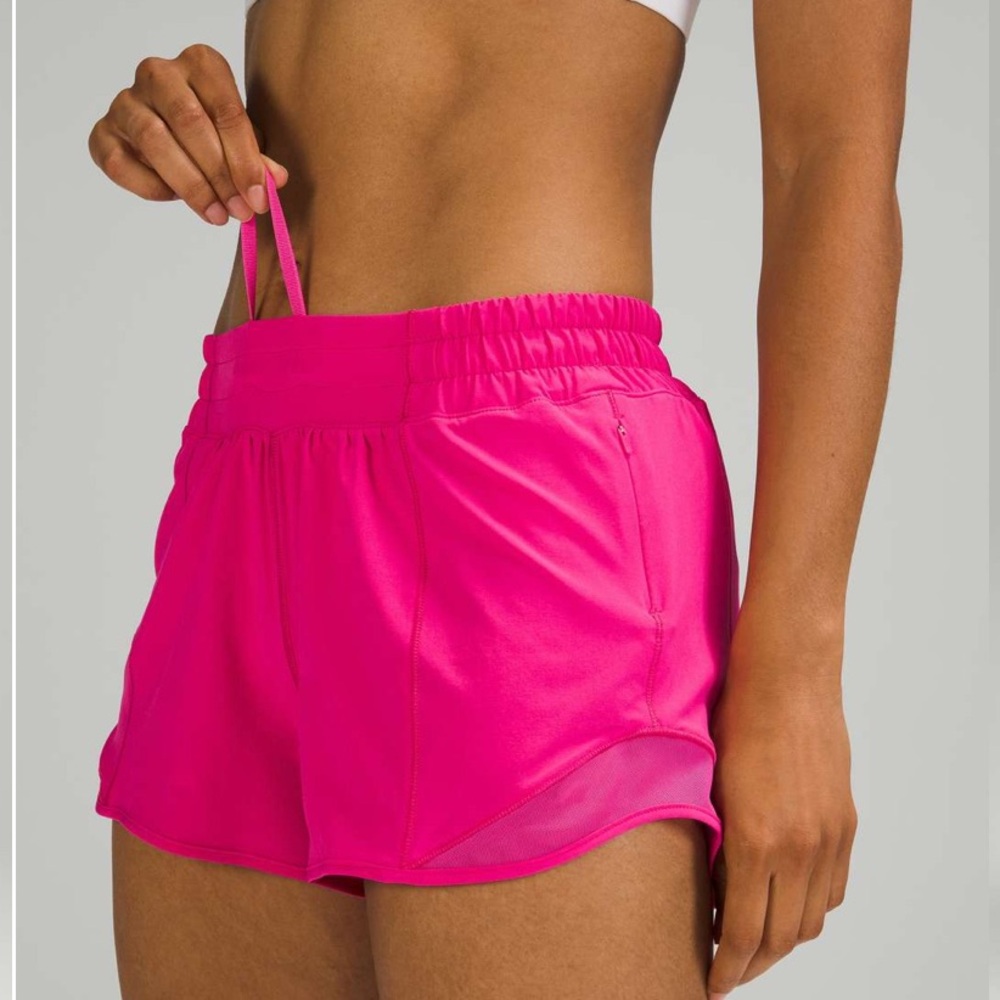 Lululemon Hotty Hot Low Rise Short 4" Sonic Pink